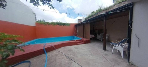 Imagen 11 de 11 de Casa De Tres Dormitorios · Lote De 400 M²· Cochera, Pileta Y Jardín