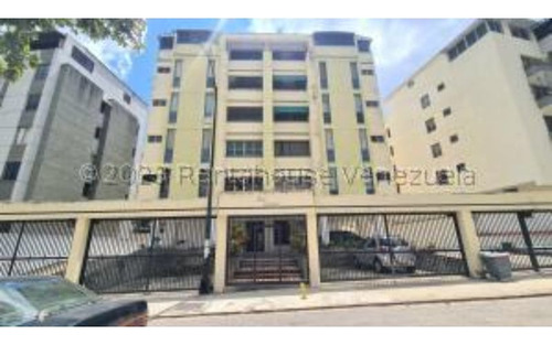 #24-7179  Bello Apartamento En Cumbres De Curumo 