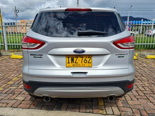 Ford Escape Titanium 2.0cc AT AA 4X4