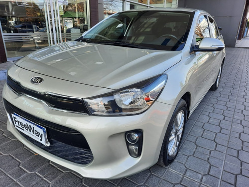 Imagen 2 de 24 de Kia Rio Ex 1.6 Nafta 5 Puertas Mt Ad553 Free