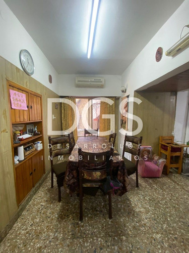 Casa En Venta Para Dos Familias En Block En Lanús Este