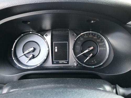 Imagen 12 de 15 de Toyota Hilux 4x4 Dc Srv 2.8 Tdi 6 At 204cv
