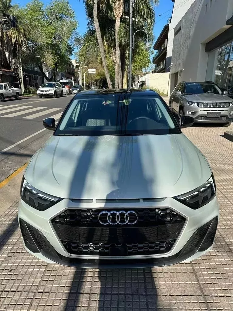 Audi A1 40tfsi S-line 2.0 200cv