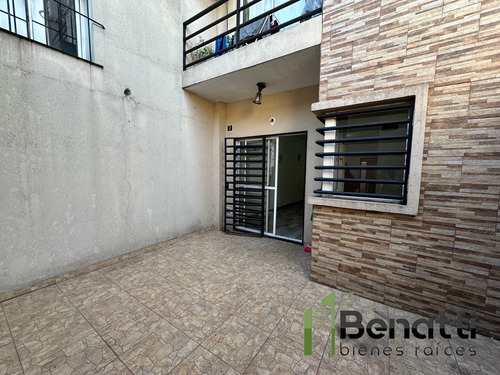 Dpto 2 Amb En Alquiler En Planta Baja Con 2 Patios.