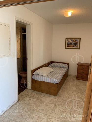 Imagen 10 de 15 de Venta De Apartamento De 1 Dormitorio En Peninsula Punta Del Este