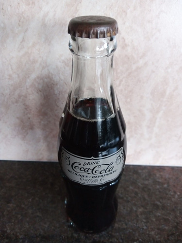Imagen 2 de 7 de Botella Conmemorativa 100años Coca Cola Para Colección