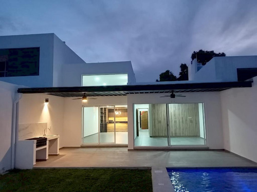Casa Nueva En Venta A 5 Minutos Del Centro De Yautepec, Morelos.