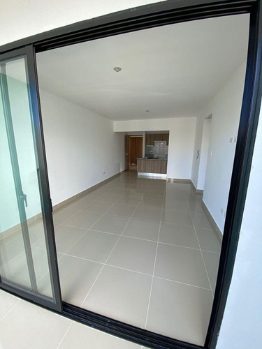 Apartamento En Alquiler En Boulevard Turístico Del Este, Bávaro, Punta Cana, 70m2, 2 Hab. 1 Parqueo, Excelente Ubicacion, Cerca De Supermercados, Restaurantes, Centros Comerciales, Playas Paradisíaca