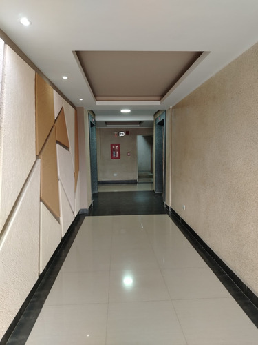 Apartamento Obra Blanca En Mañongo, Residencias Titanium Suite. Lm.p