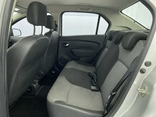 Renault Logan 1.6 Intens Bva
