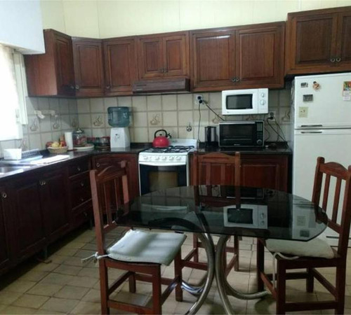Chalet 5 Amplios Ambientes Con Extenso Parque