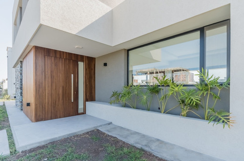 Imagen 2 de 25 de Casa 4 Ambientes En Venta Lagos De Canning I
