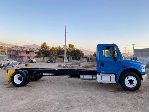 Imagen 8 de 15 de Freightliner M2 2004