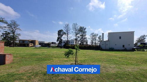 Terreno Interno En Esquina En Venta, Barrio Laguna Grande