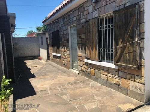 Imagen 6 de 13 de 2 Casas Independientes - Av. San Martin - Cerrito