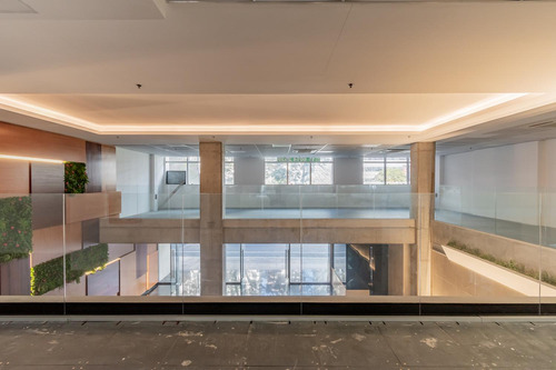Moderno Edificio De Oficinas A Estrenar En Microcentro