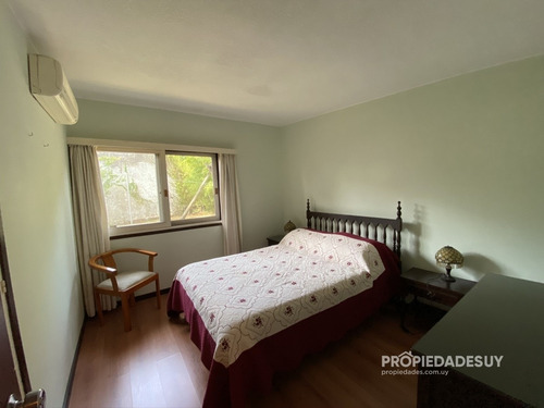 Casa En Venta De Cuatro Dormitorios Con Parrillero Y Garaje- Ref: 795
