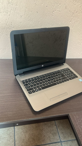 Hp Notebook - 15-ay012la V7s32la | Duracion C/bateria 3-4 Hr (Usado)