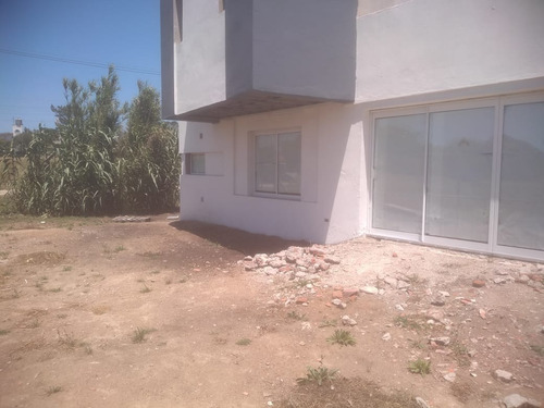 Imagen 2 de 14 de En San Eduardo Chapadmalal, Gran Casa A Terminar De 4 Ambientes, 150 M2 Cubiertos, A 3 Cuadras Del Mar