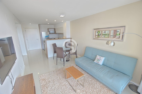Apartamento En Venta Playa Brava- Ref: 1403