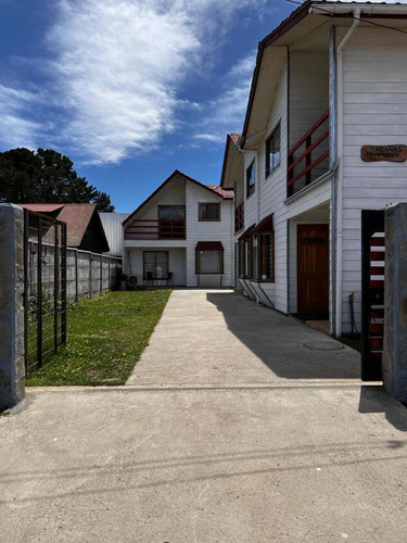 Terreno Con 4 Cabañas En Mehuin