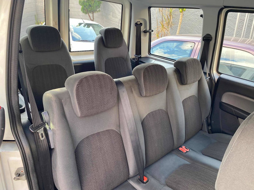 Imagem 10 de 15 de Fiat/ Doblo Essence 1.8 7l