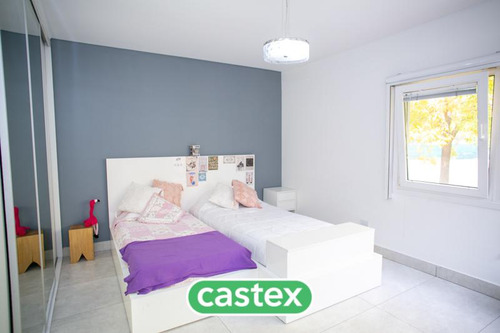 Moderna Casa En Venta En Terravista, General Rodriguez