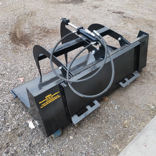 Bote O Cucharon Para Minicargador Tipo Grapa O Almeja Sujet
