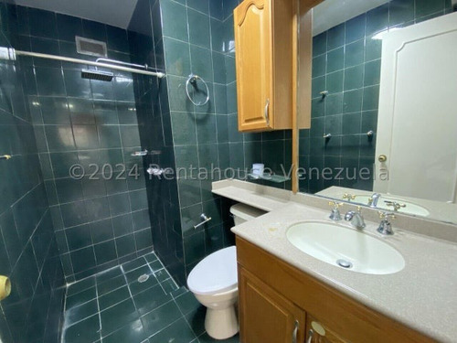 Espectacular Apartamento Con Bella Vista Panorámica En La Tahona. #25-15992