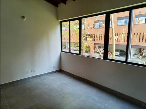 Apartamento En Las Palmas, Piso 4