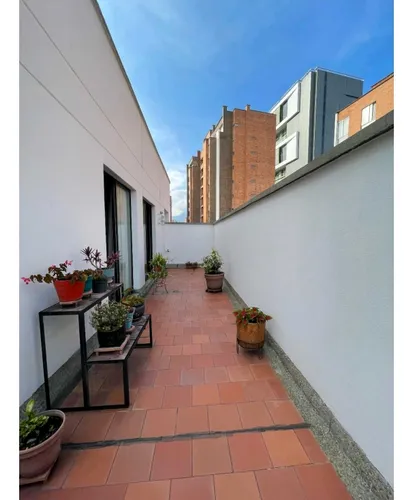 Vendo Exclusivo Y Acogedor Apartamento Duplex En Laureles,medellin.