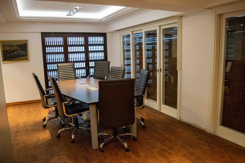 Oficina De 6 Ambientes En Venta En Martinez