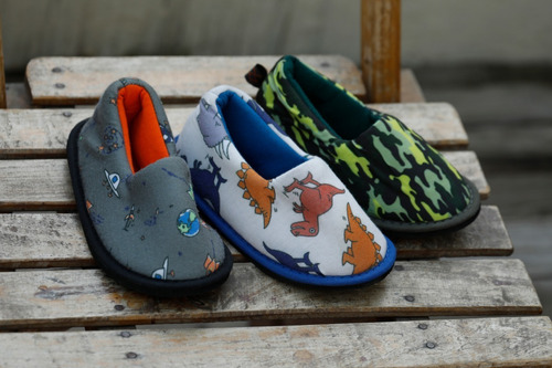 Imagen 2 de 3 de Pantuflas Xy Nenes Niños Acolchadas Cerradas Estampadas