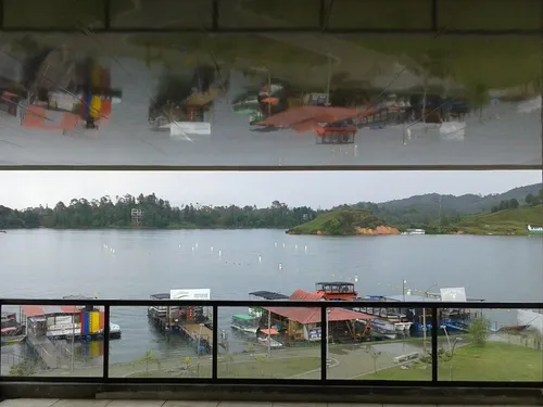 Local En Arriendo Ubicado En Guatape Sector Malecon (25734).