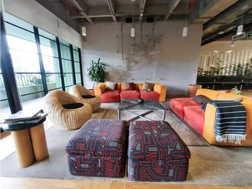 Oficina Amoblada Arriendo De 1.306m2 En Medellín Poblado