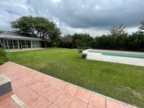 Importante Casa En Las Delicias 4 Dormitorios, Con Pileta, Q