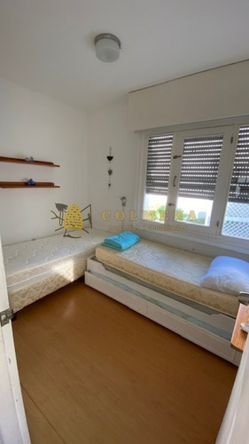 Apto De 2 Dormitorios 2 Baños, Balcon Y Cochera. En Mansa Con Vista Al Mar.- Ref: 2638