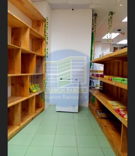 Se Alquila Local Comercial.
