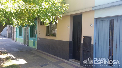 Casa En Ph En Venta  Moron. Zona Comercial Cuatro Ambientes