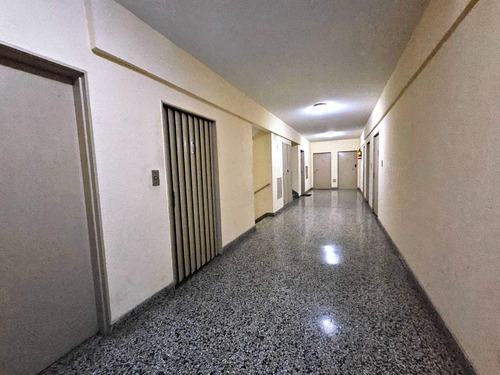 Venta De 4 Amb Con Cochera En Monte Castro Impecable