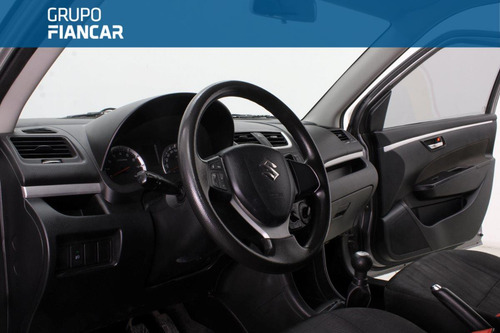 Imagen 8 de 14 de Suzuki Swift Gl 2015