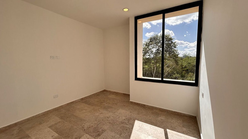 Venta De Casa Con Alberca En Temozón Norte. Mérida