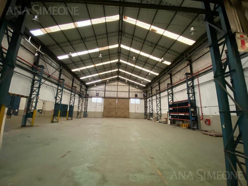 Imagen 2 de 8 de Excelente Nave Industrial Con Salida A 3 Calles