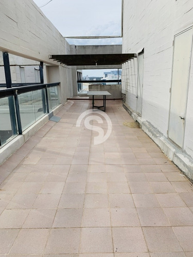 Apartamento En Venta, Primera Línea, Punta Del Este- Ref: 4474