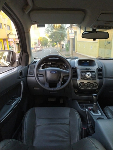 Imagem 14 de 15 de Ford Ranger 3.2 Turbo Diesel 4x4 Automática 2014- Mais Nova