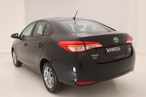 Imagen 2 de 25 de Toyota Yaris 1.5 Xls 4p Sedan Cvt My22