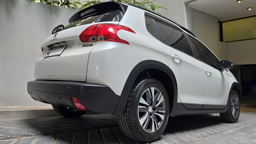 Peugeot 2008 1.6 Feline am20