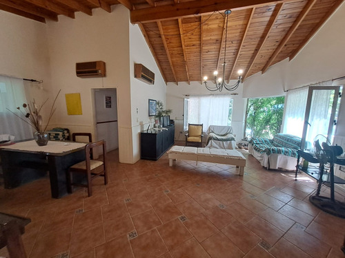 Hermosa Casa En Venta En Barrio Yei Pora