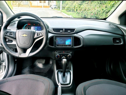 Imagem 11 de 14 de Chevrolet Onix 2015 1.4 Ltz Aut. 5p