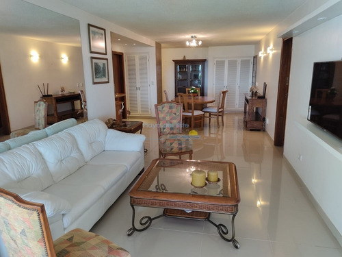Venta Apartamento 3 Dormitorios En Suite, Península, Frente Al Puerto, Punta Del Este- Ref: 11642